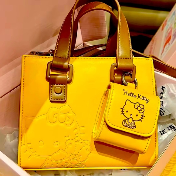 Hello Kitty Bright Yellow Mini Bag Set - Picture 1 of 2